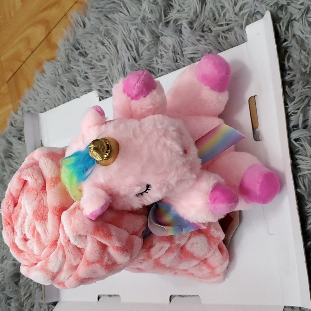 UNICORN WITH BABY BLANKET